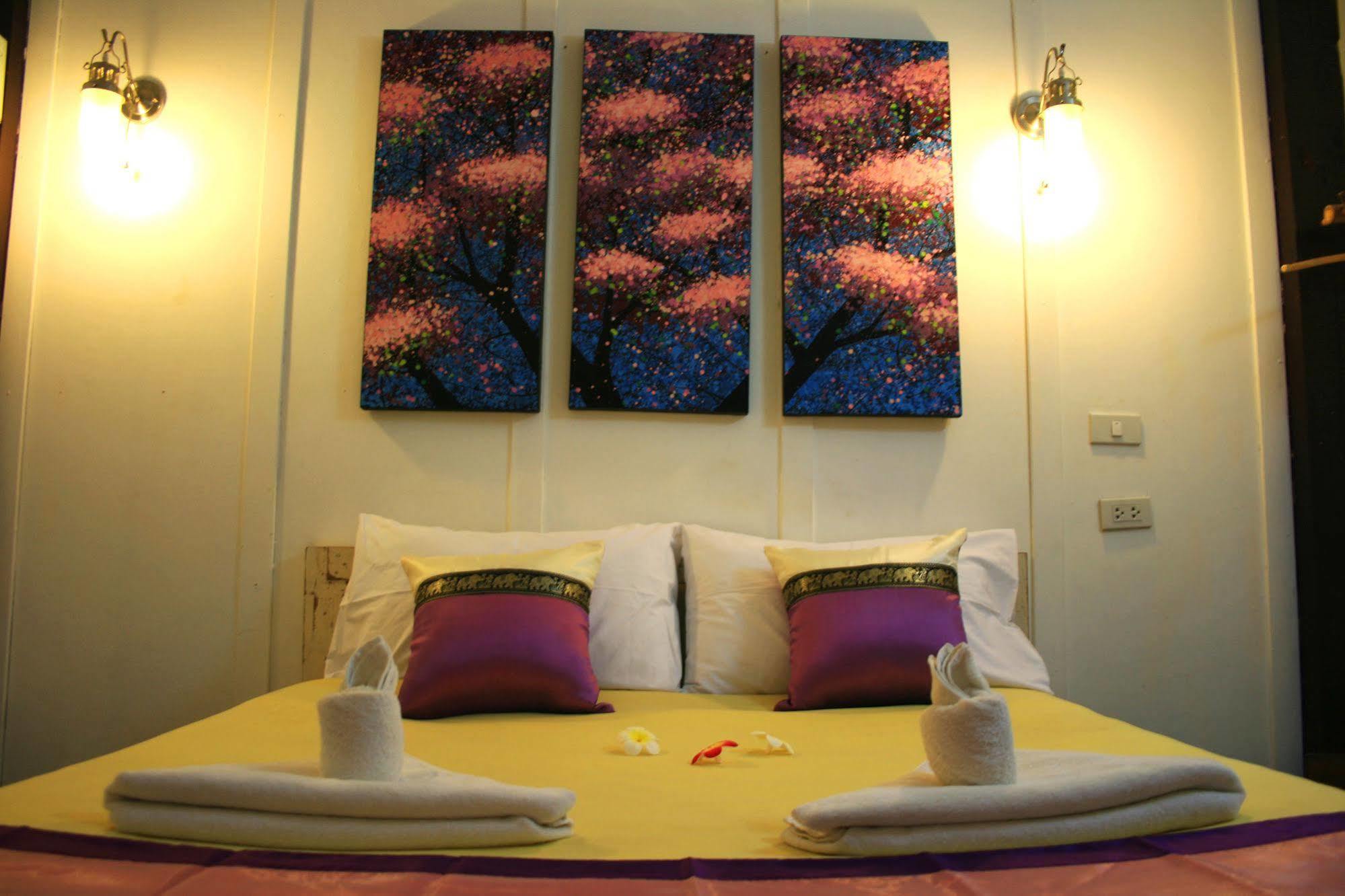 Готель Paifah Boutique House Екстер'єр фото