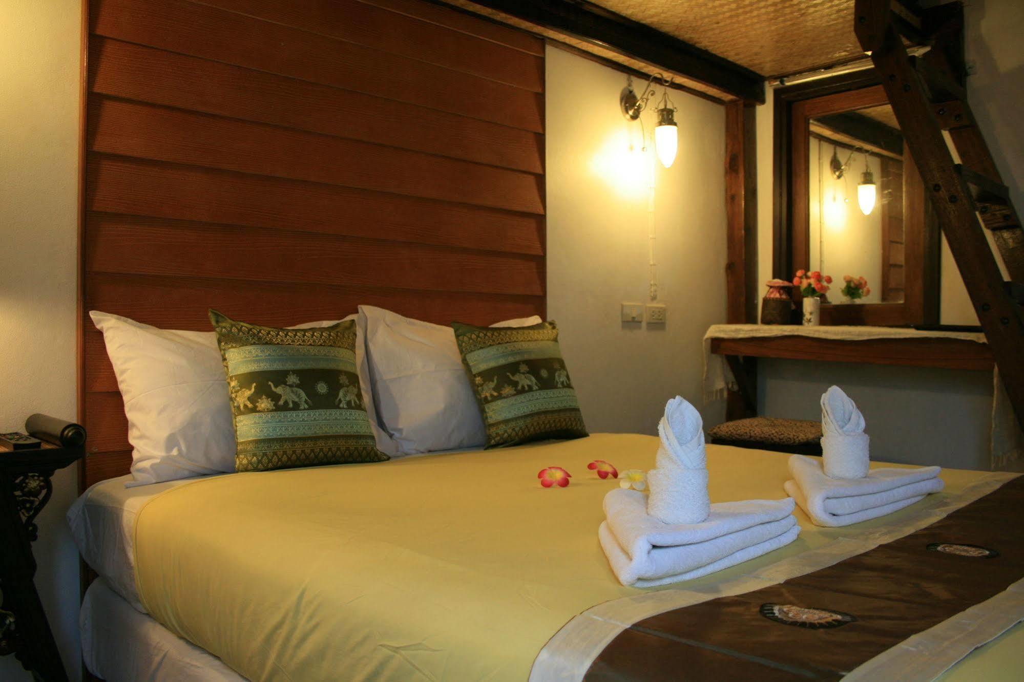 Готель Paifah Boutique House Екстер'єр фото
